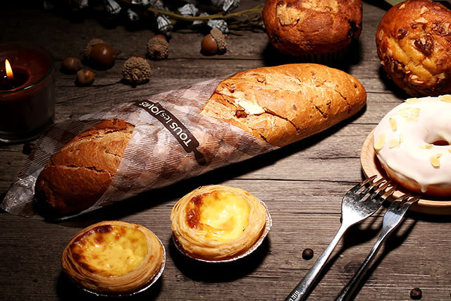 面包类烘焙食品市面上的面包琳琅满目，依材料配方与制作方法